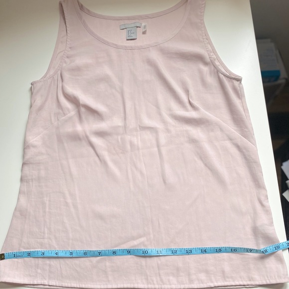 ⭐️SOLD⭐️Pale Pink Tank Top - Picture 3 of 6